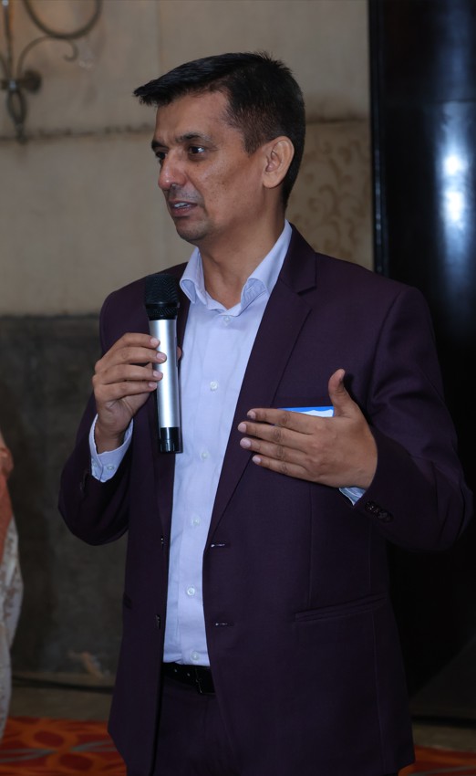 Author Sanjay Saini